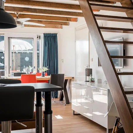 De Zeeparel Met Hottub Tatil Evi