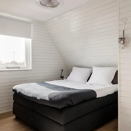 De Zeeparel Met Hottub Casa de Férias Petten